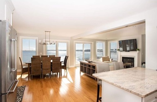York Beach House | Epic Ocean Vista, a Few Steps to the Beach, an Unforgettable Vacation !