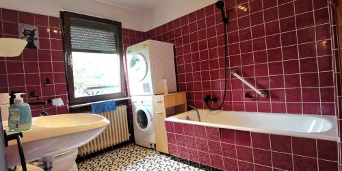 Kassel House | Erdgeschoss Wohnung, 1 Doppelzimmer, sowie eigene Küche, Badezimmer und WC, inkl Gratis Frühstück und Parkplätze, Free WiFi