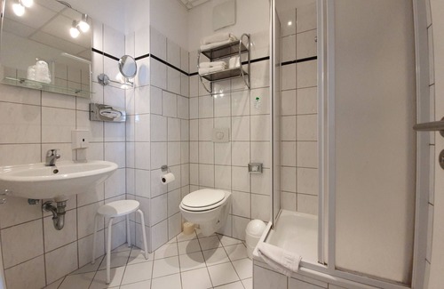 Neukoelln Hotel | Erlanger Hof