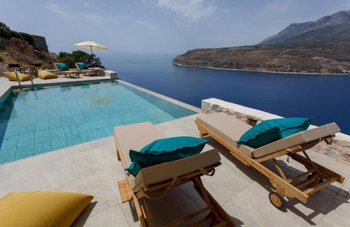 Limeni House | ERMIS-APEA Villas
