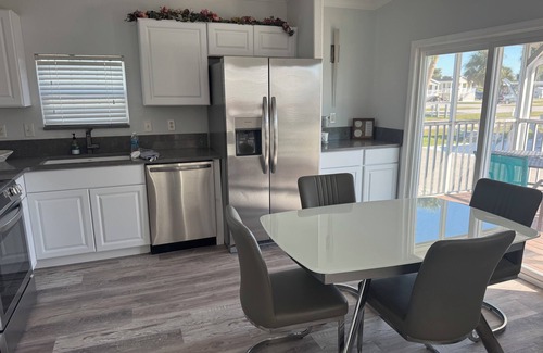 Fort Myers Beach Resort | Escape the Cold Sanibel Gateway Sun Resort, close to Fort Myers Beach + Sanibel
