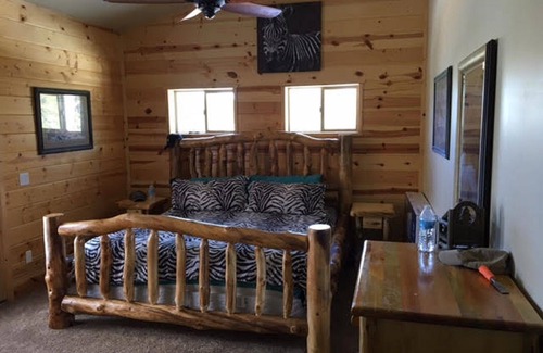 Heber Cabin | Escape to the Majestic Trophy Buck Lodge