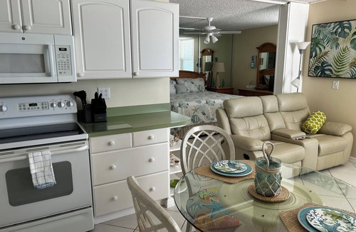 South Island Condo | Estero Beach & Tennis, 9th Floor, Direct Gulf View! Gorgeous Sunsets