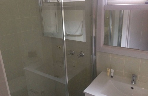 Malvern East Hotel | Evancourt Motel