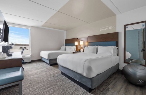 Manchester Hotel | EVEN Hotels Manchester Airport by IHG