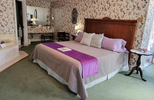 Eureka Springs Hotel | Evening Shade Inn