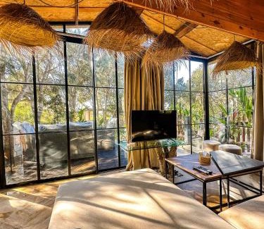 Branes House | Evergreen 1BR Wood Cabin with Bassin & Terrace