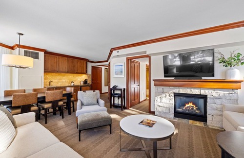 Olympic Valley Resort | Everline ‘Resort Chair’ Corner Suite; Ski In/Out @Palisades