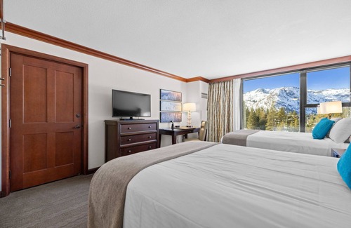 Olympic Valley Resort | Everline Resort & Spa Deluxe Valley View 2 Queens