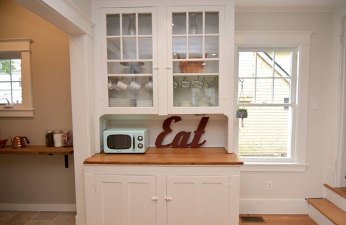 Saratoga Springs House | Excellent Location - a Walk to the Track or Broadway
