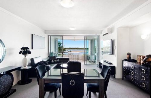Labrador Apartment | Exceptional Luxury ~ Broadwater Beauty ~ Free Parking ~ Top Location