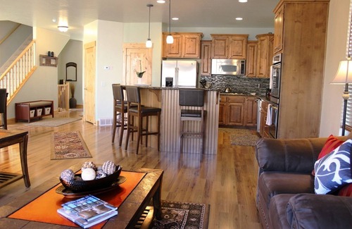 Bear Hollow Village House | Exceptional Ski Home 4BR Sleeps 10 WINTER Monthly Rate Available