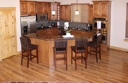 Bear Hollow Village House | Exceptional Ski Home 4BR Sleeps 10 WINTER Monthly Rate Available