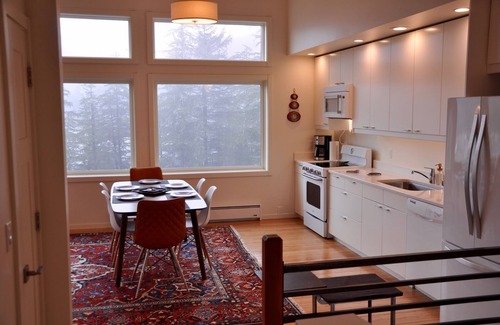 West Juneau House | Exceptional view, style and comfort-The Salty Suite