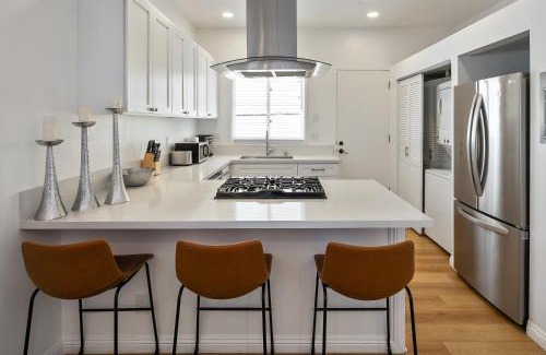 Venice House | Exclusive 2BD 3BA with Balcony