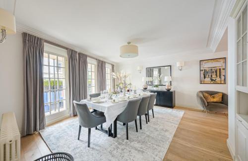Knightsbridge Apartment | Exclusive 3Bd House in Belgravia - PLUS Harrods Gift Voucher