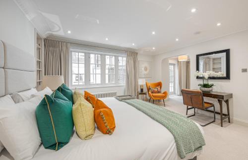 Knightsbridge Apartment | Exclusive 3Bd House in Belgravia - PLUS Harrods Gift Voucher