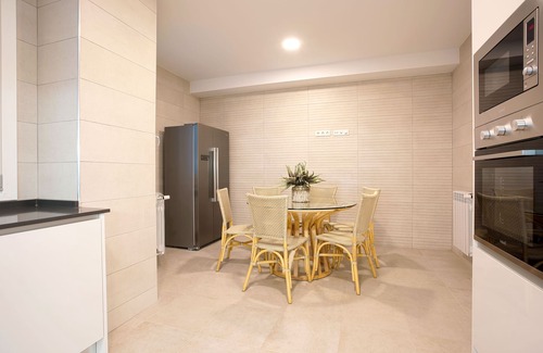 Cortes Apartment | Exclusive Apartment in Madrid Center. Madrazo I