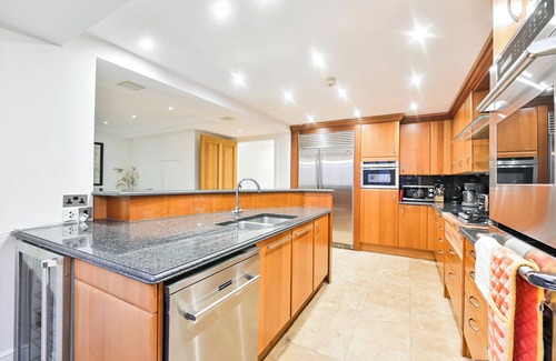 Knightsbridge House | Exclusive Townhouse next to Harrods.