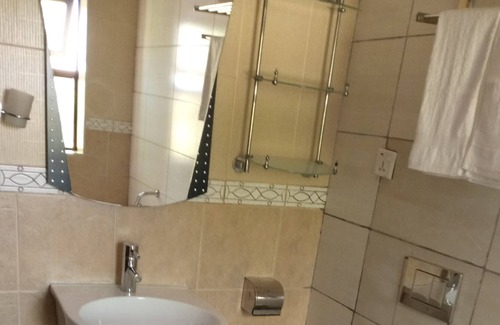 Lusaka Apartment | Executive fully furnished apartment close to amenities In Massmedia no001