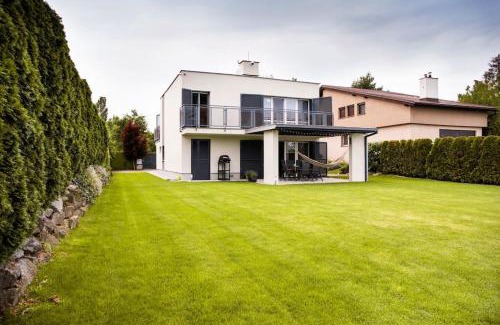 Senec House | Exkluzívna chata pri jazere