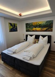 Stuttgart Apartment | Exotic Tropical Palace