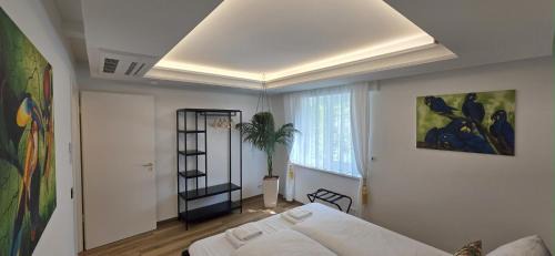Stuttgart Apartment | Exotic Tropical Palace