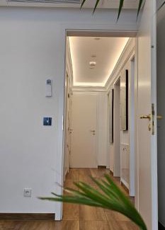 Stuttgart Apartment | Exotic Tropical Palace