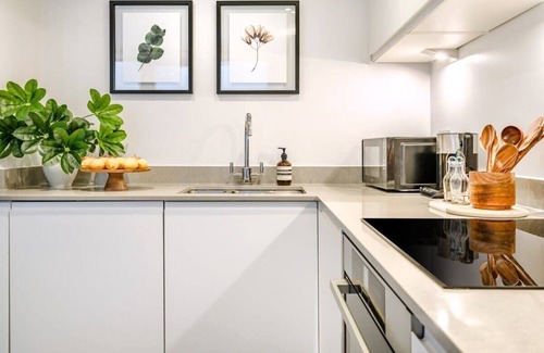 Holborn and Covent Garden Apartment | Expansive & Modern Duplex Apartment in Bloomsbury