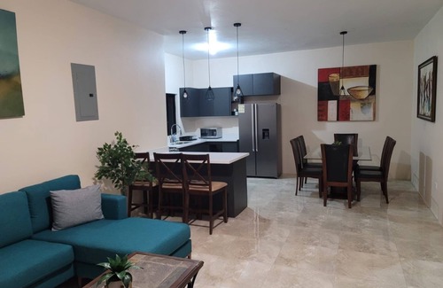 Rhyne Park Village Apartment | Experience island luxury in our bright and airy 2BD/1 BATH Apartment!๐ฏ๐ฒ๐ด