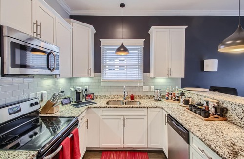 McFerrin Park House | Experience Nashville’s Ultimate Getaway with a Hot Tub, 3 Miles from downtown. n