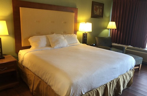 Sandston Hotel | Express Airport Inn