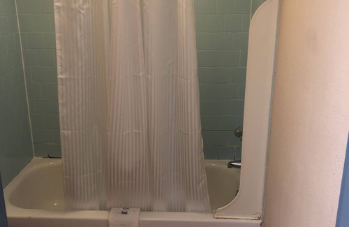 Sandston Hotel | Express Airport Inn
