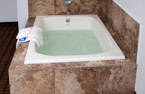 Greenville Hotel | Express Inn & Suites