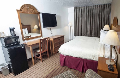 Greenville Hotel | Express Inn & Suites