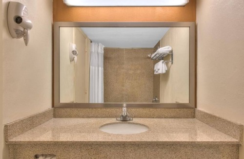 New Cumberland Hotel | Express Inn