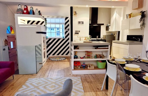 Hove Cottage | Exquisite Hove Seaside Family Accommodation