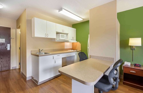 Naperville Hotel | Extended Stay America Select Suites Chicago Naperville West
