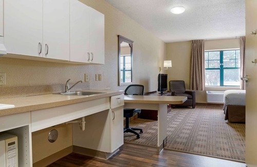 Naperville Hotel | Extended Stay America Select Suites Chicago Naperville West
