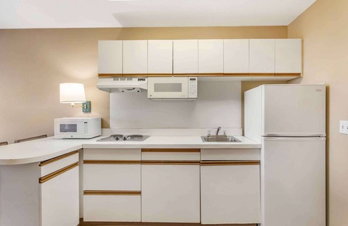 Naperville Hotel | Extended Stay America Select Suites Chicago Naperville East
