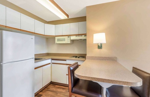 Naperville Hotel | Extended Stay America Select Suites Chicago Naperville East