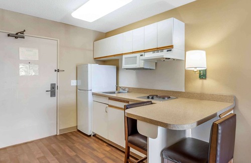 Naperville Hotel | Extended Stay America Select Suites Chicago Naperville East