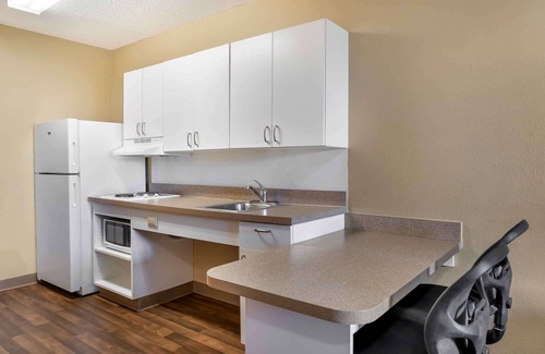 Naperville Hotel | Extended Stay America Select Suites Chicago Naperville East