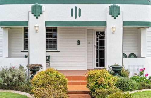 Evans Head House | Fabulous Art Deco Home with Swimming Pool in the Heart of Town