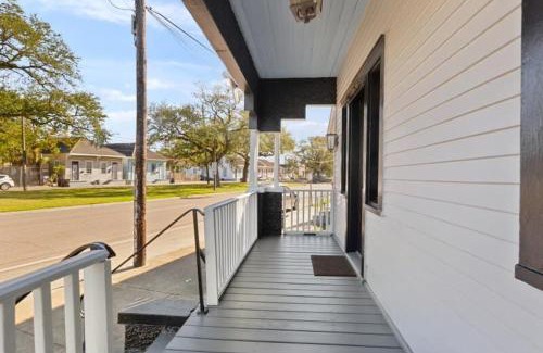 Saint Roch House | Fabulous Franklin studio steps from St Claude Ave