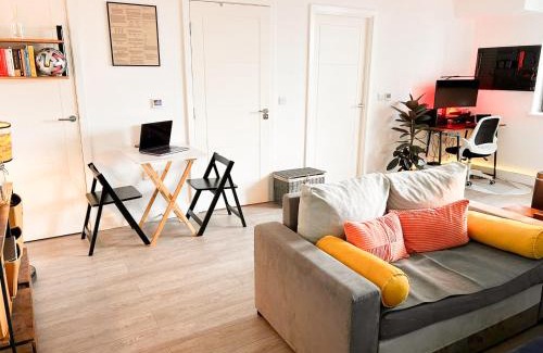 Harrow Apartment | Fabulous modern North London apartment