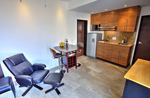 Salinas Condo | Fabulous Salinas Oceanfront Penthouse Suite