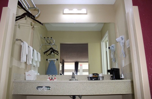 Perry Hotel | FairBridge Inn Express Perry