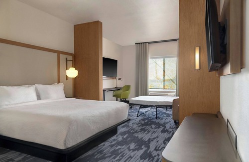 I-435 West KC-KS Hotel | Fairfield by Marriott Inn & Suites Kansas City at The Legends