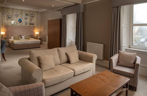 Ayr Hotel | Fairfield House - Ayr